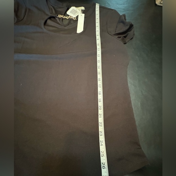 Nel + Lo Black and Gold Cut Out Blouse with Flowing Fabric size 2X - Picture 13 of 14